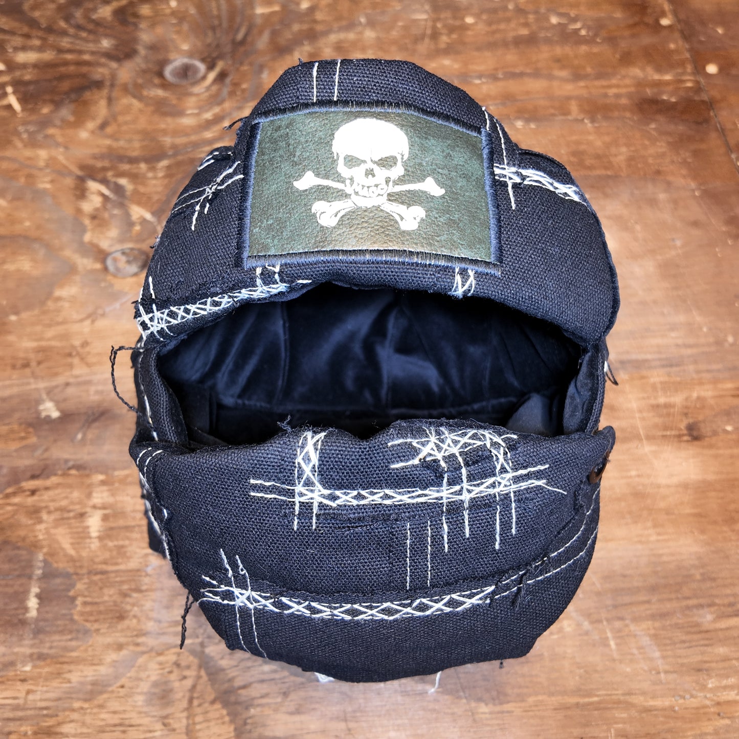 'jolly roger' Ski mask